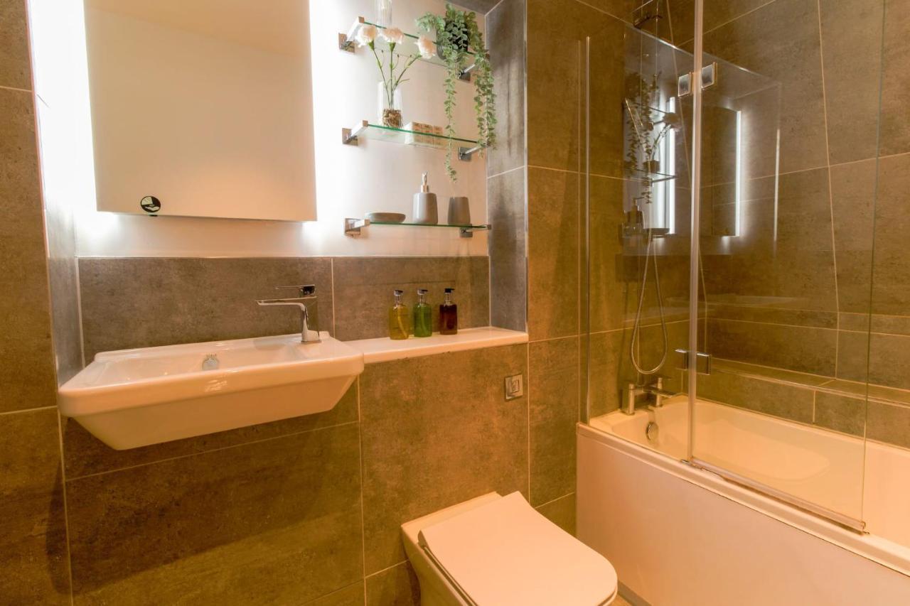 Furness House By Pay As U Stay Redhill  Esterno foto