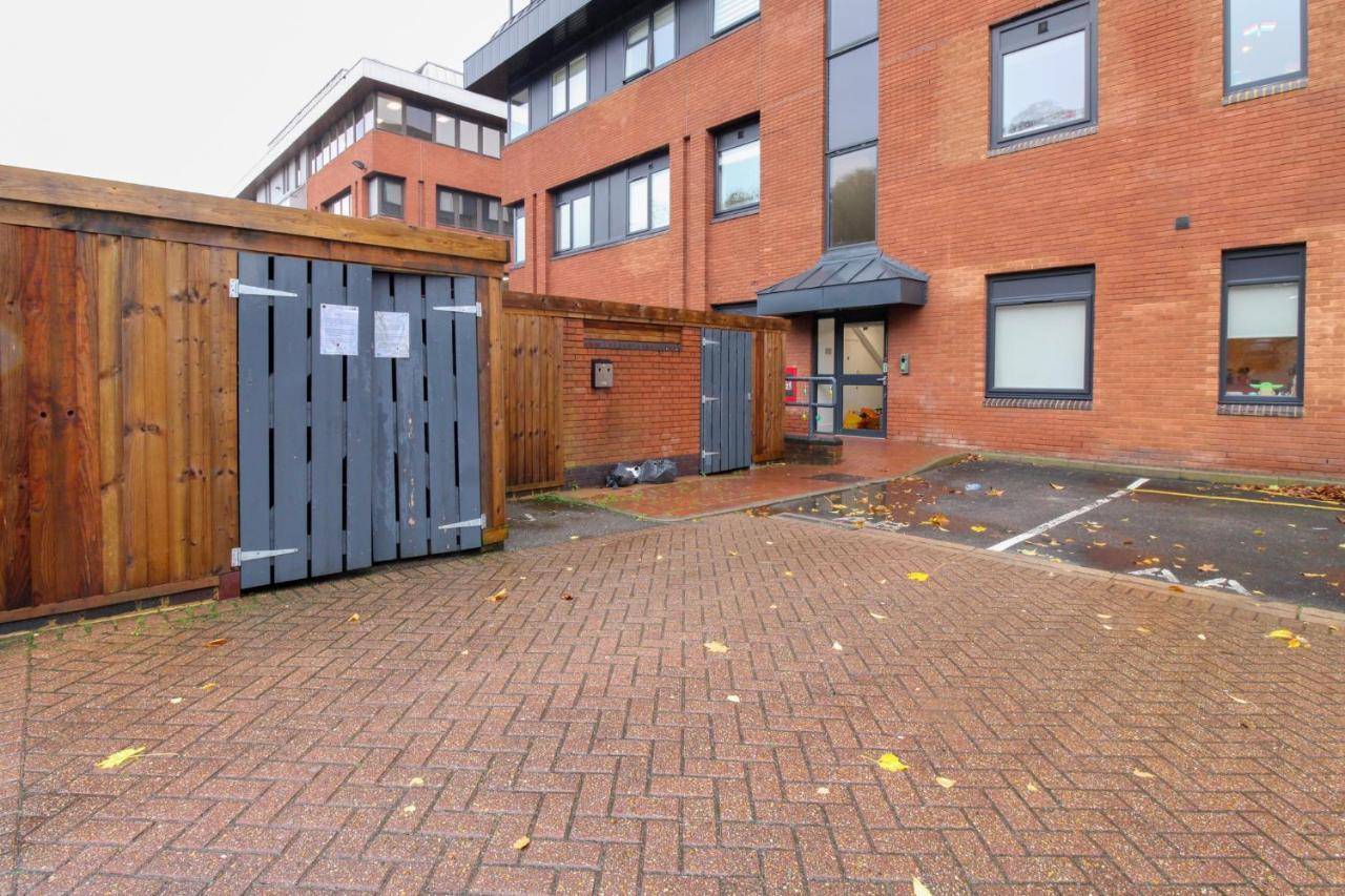 Furness House By Pay As U Stay Redhill  Esterno foto